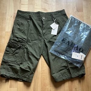 EAEAO Army Green Cargo Shorts